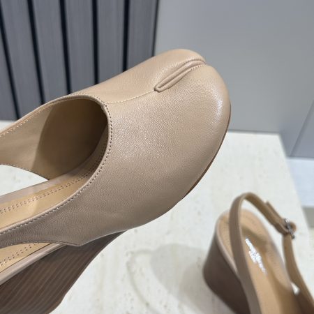 Maison Margiela's New Wedge Heels for Women - Image 10