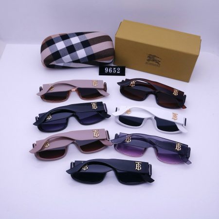 Burberry Fashionable Sunglasses - Image 2