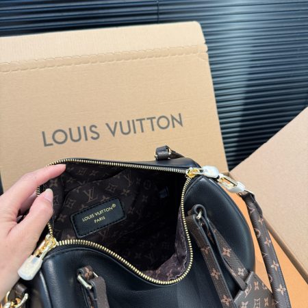 LV  Bag - Image 4