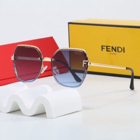 Fendi Fashionable Sunglasses - Image 5