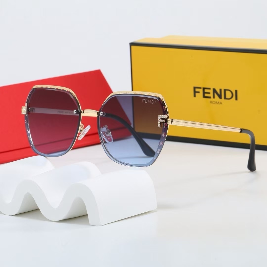 Fendi Fashionable Sunglasses - Image 5