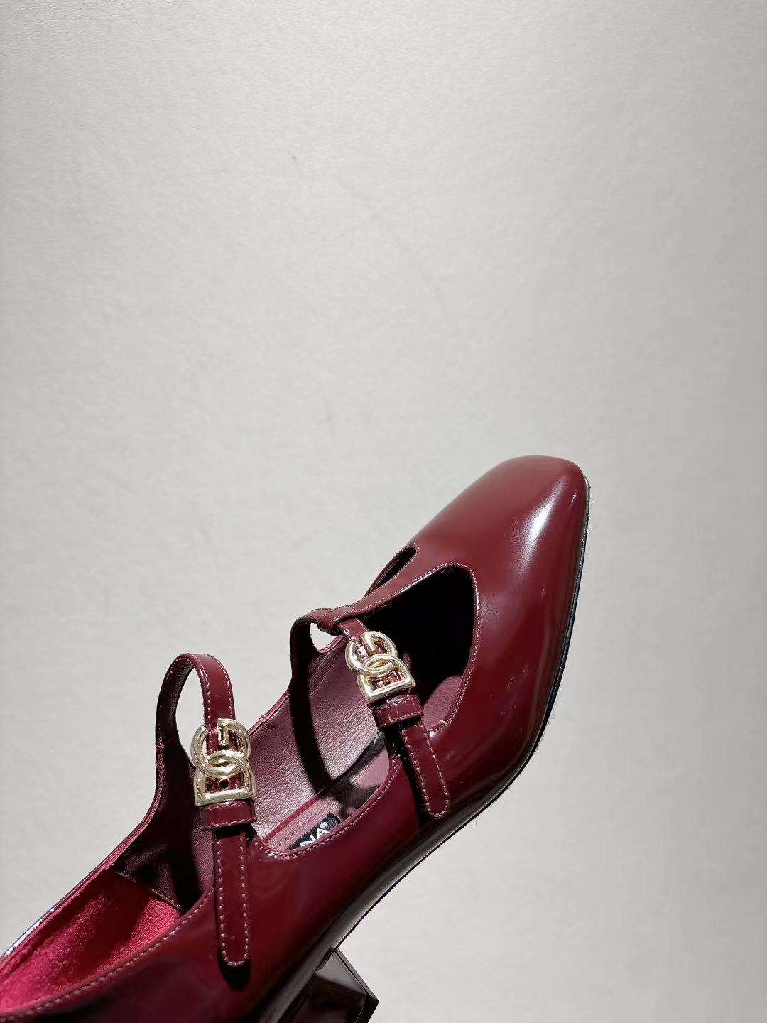 Dolce & Gabbana Leather Shoes - Image 7